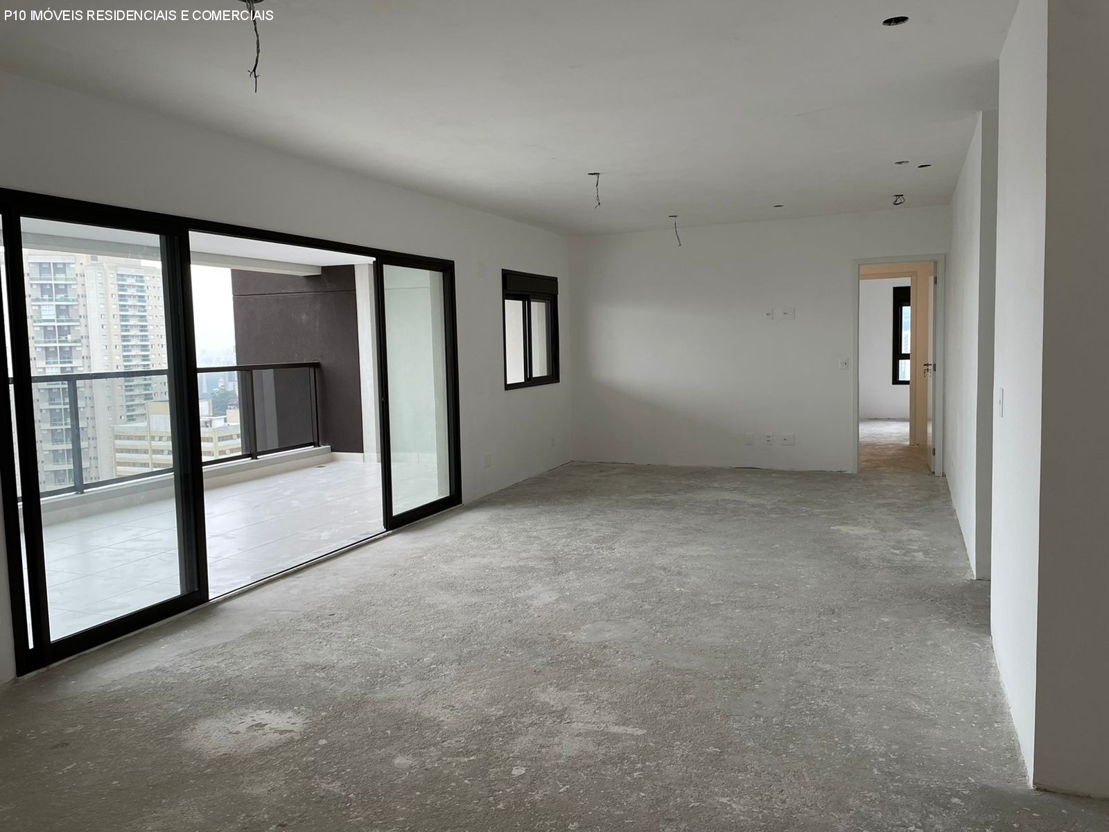 Apartamento à venda com 3 quartos, 158m² - Foto 4