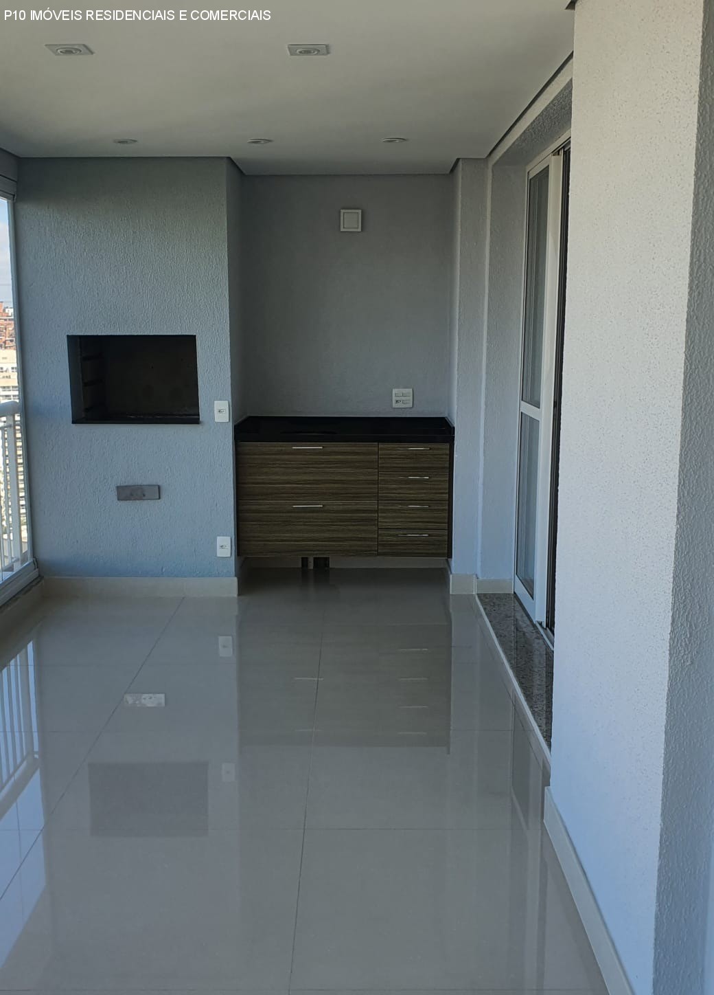 Apartamento à venda com 3 quartos, 223m² - Foto 2