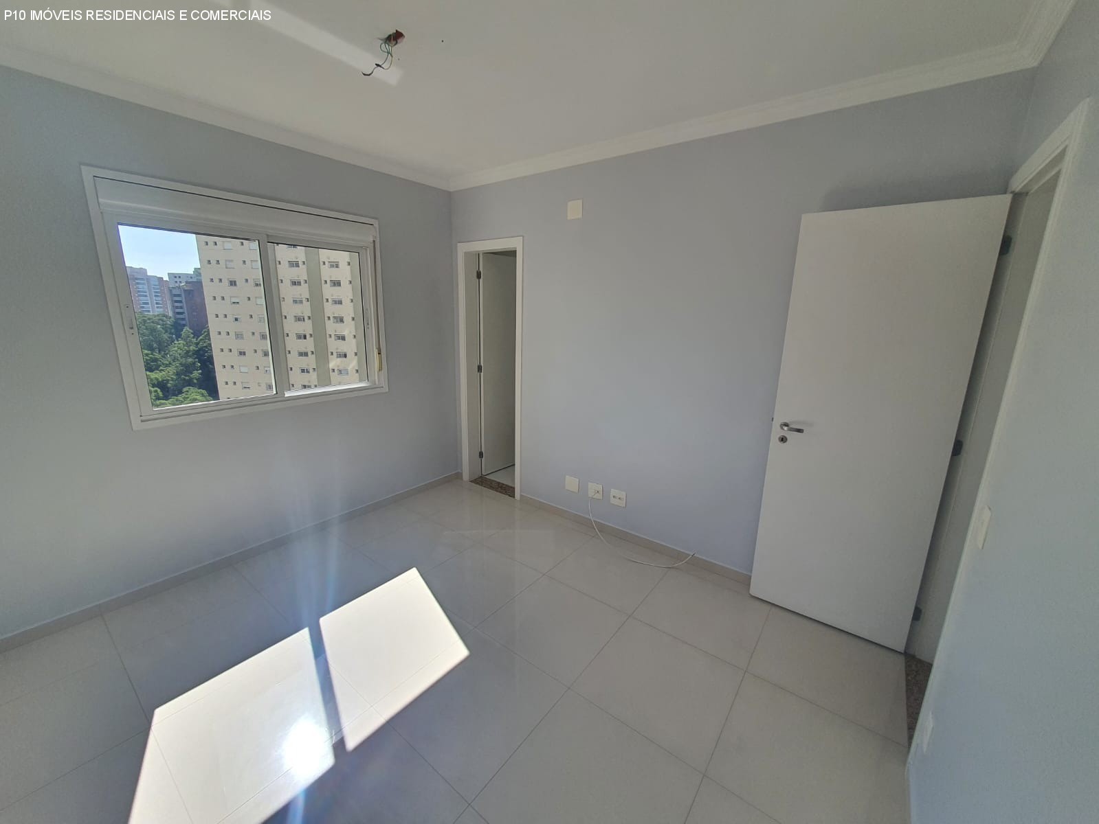 Apartamento à venda com 3 quartos, 223m² - Foto 9