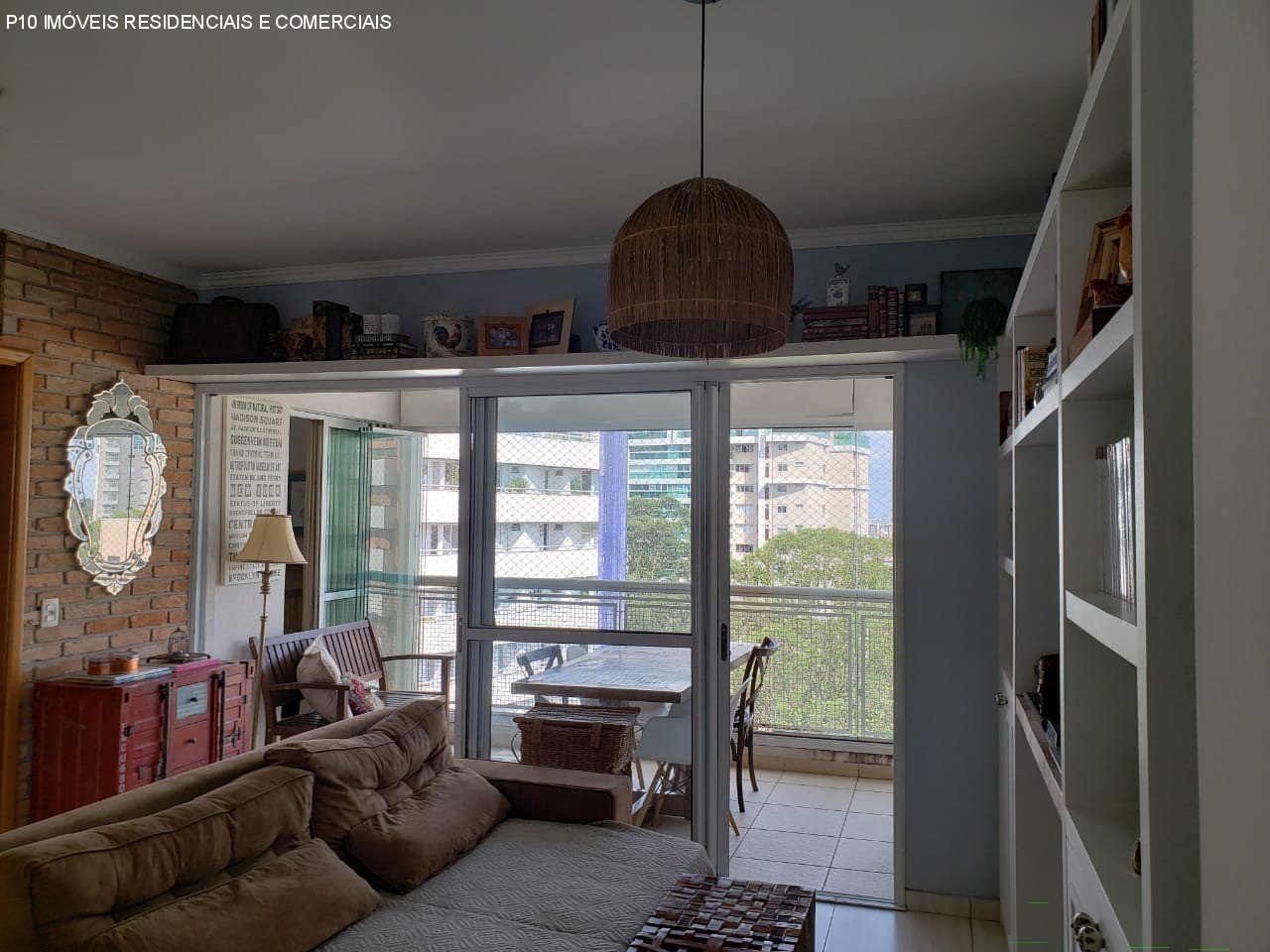 Apartamento à venda com 2 quartos, 70m² - Foto 1