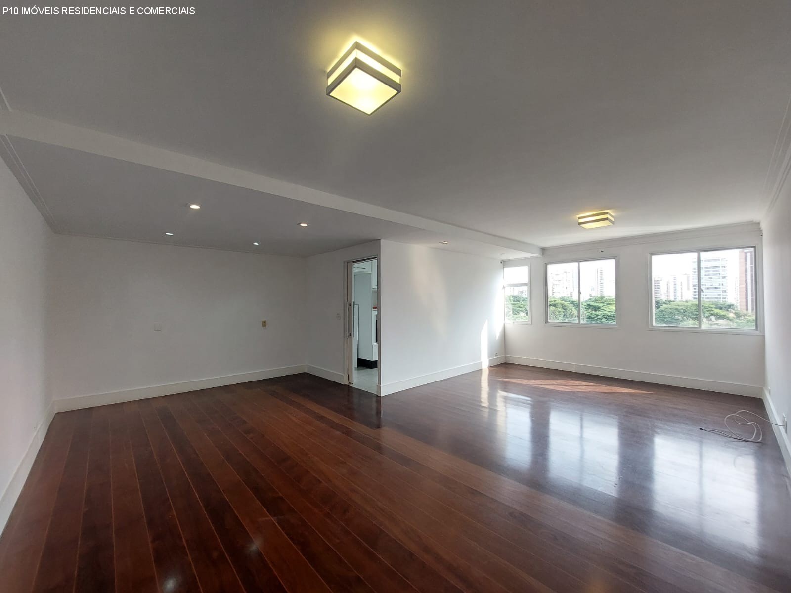 Apartamento à venda com 3 quartos, 140m² - Foto 1