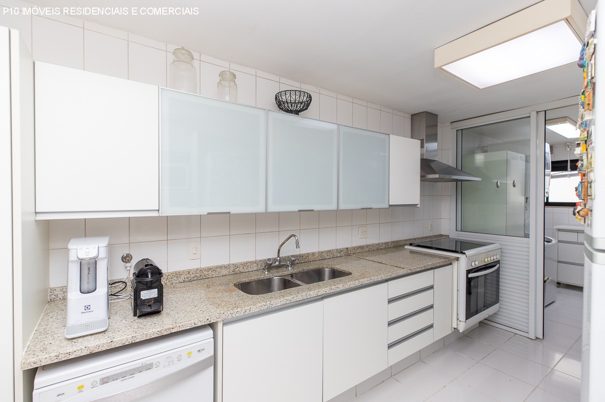 Apartamento à venda com 3 quartos, 161m² - Foto 32