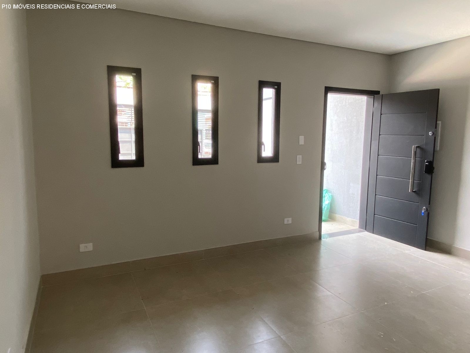 Casa à venda com 3 quartos, 105m² - Foto 3