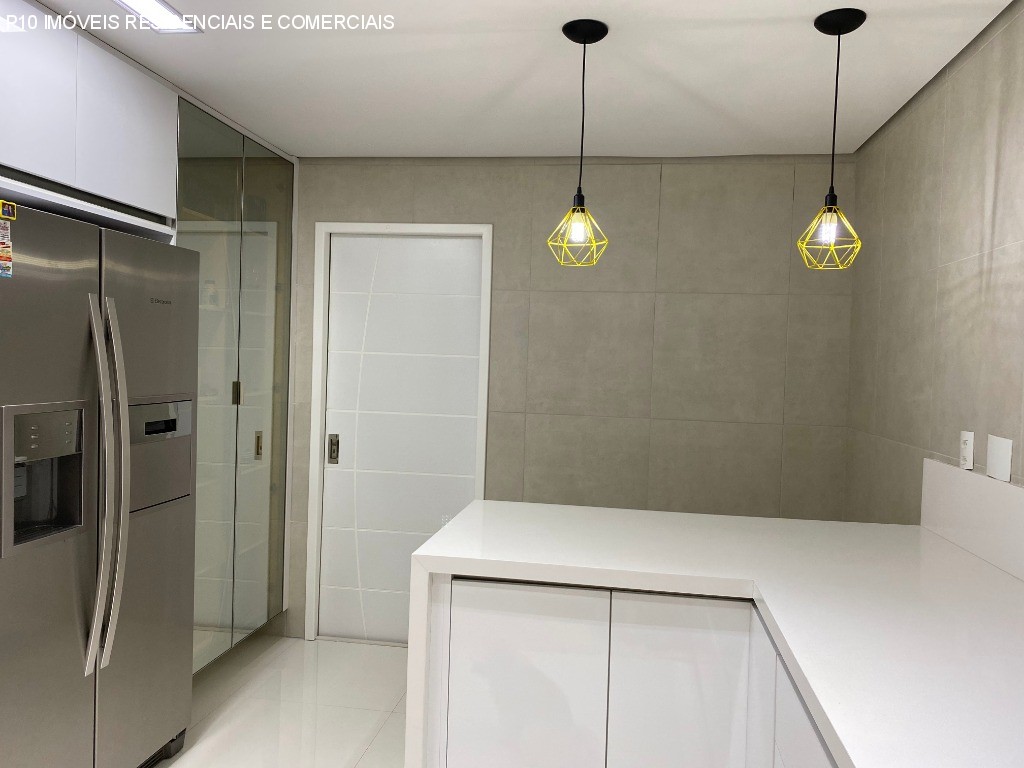 Apartamento à venda com 3 quartos, 238m² - Foto 18