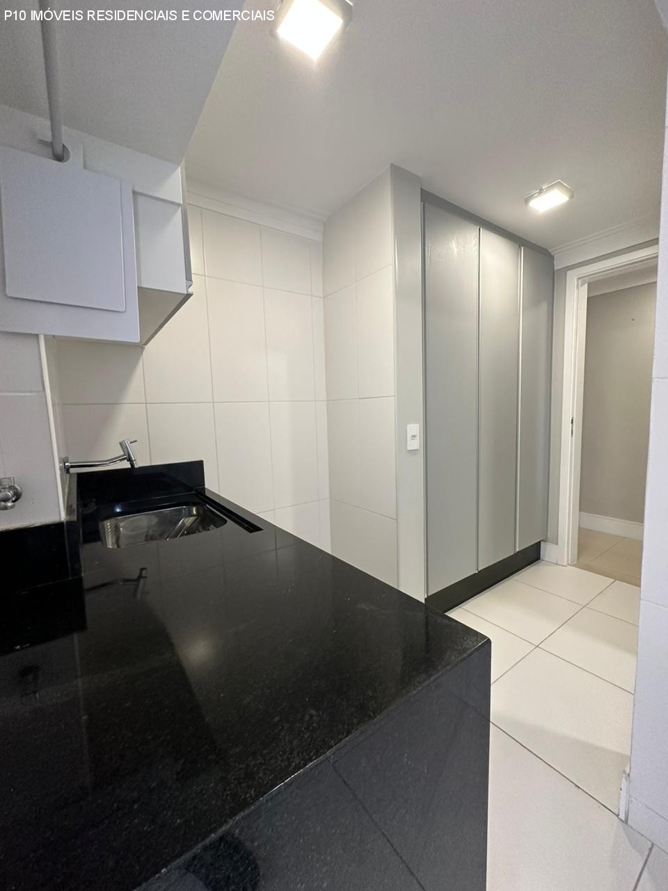 Apartamento à venda com 3 quartos, 156m² - Foto 11