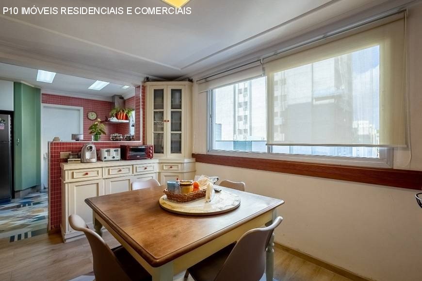 Apartamento à venda com 3 quartos, 208m² - Foto 4