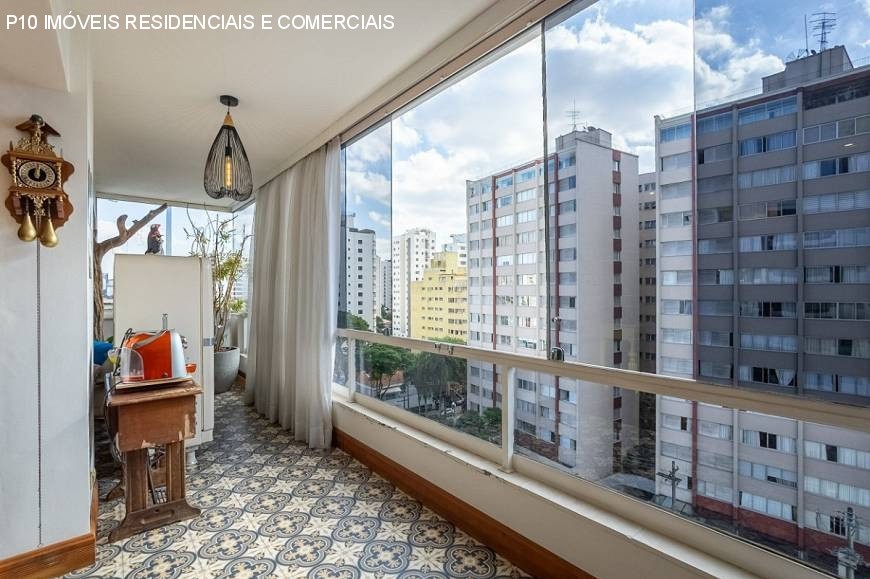 Apartamento à venda com 3 quartos, 208m² - Foto 1