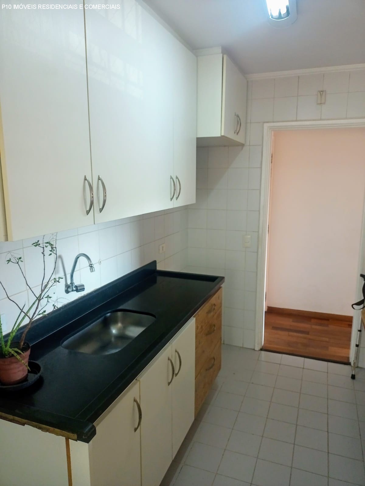 Apartamento à venda com 3 quartos, 75m² - Foto 4