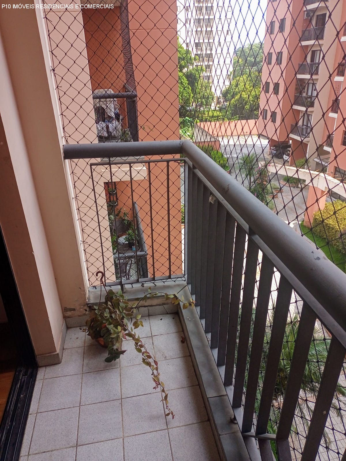 Apartamento à venda com 3 quartos, 75m² - Foto 2