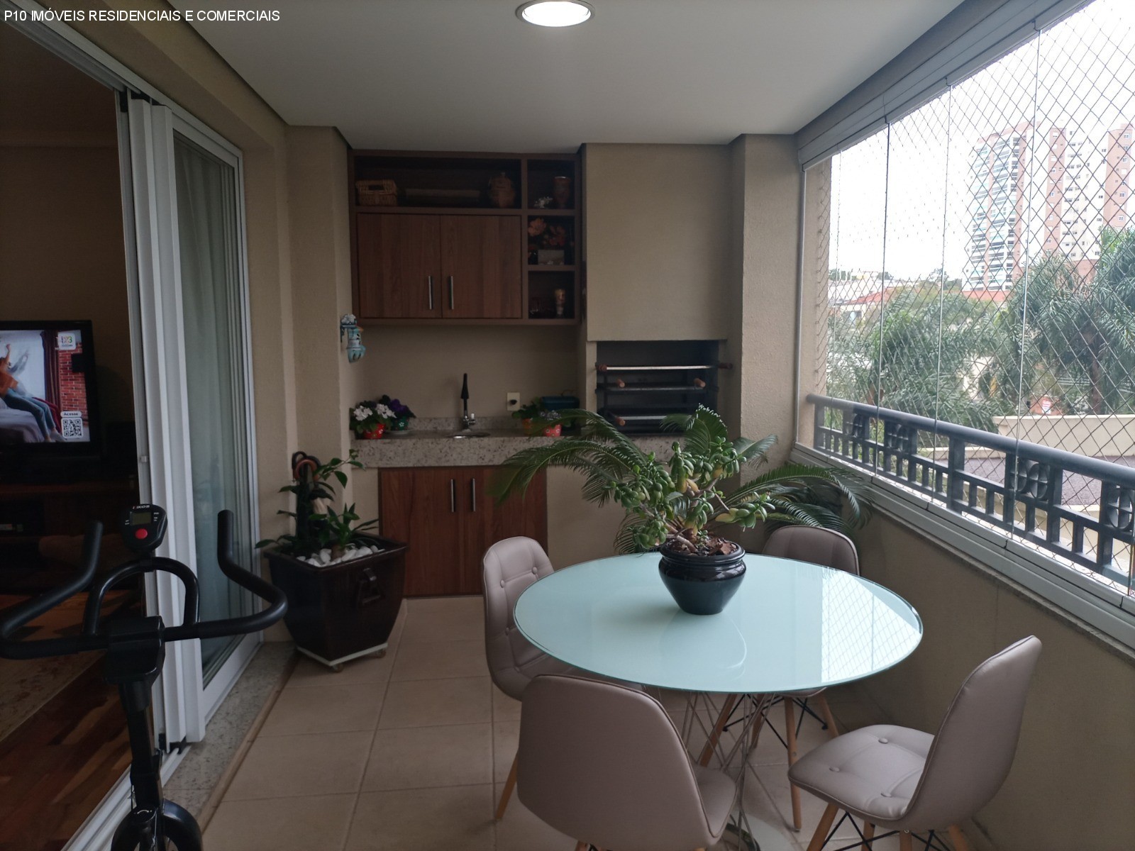 Apartamento à venda com 2 quartos, 156m² - Foto 1