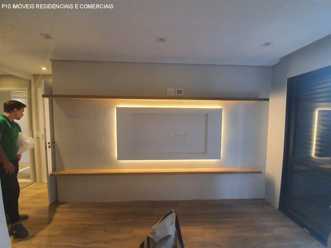 Apartamento à venda com 2 quartos, 70m² - Foto 2