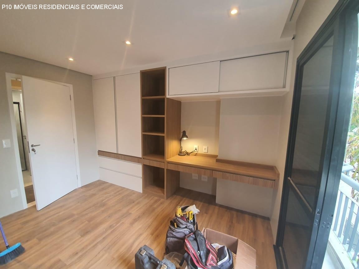 Apartamento à venda com 2 quartos, 70m² - Foto 1