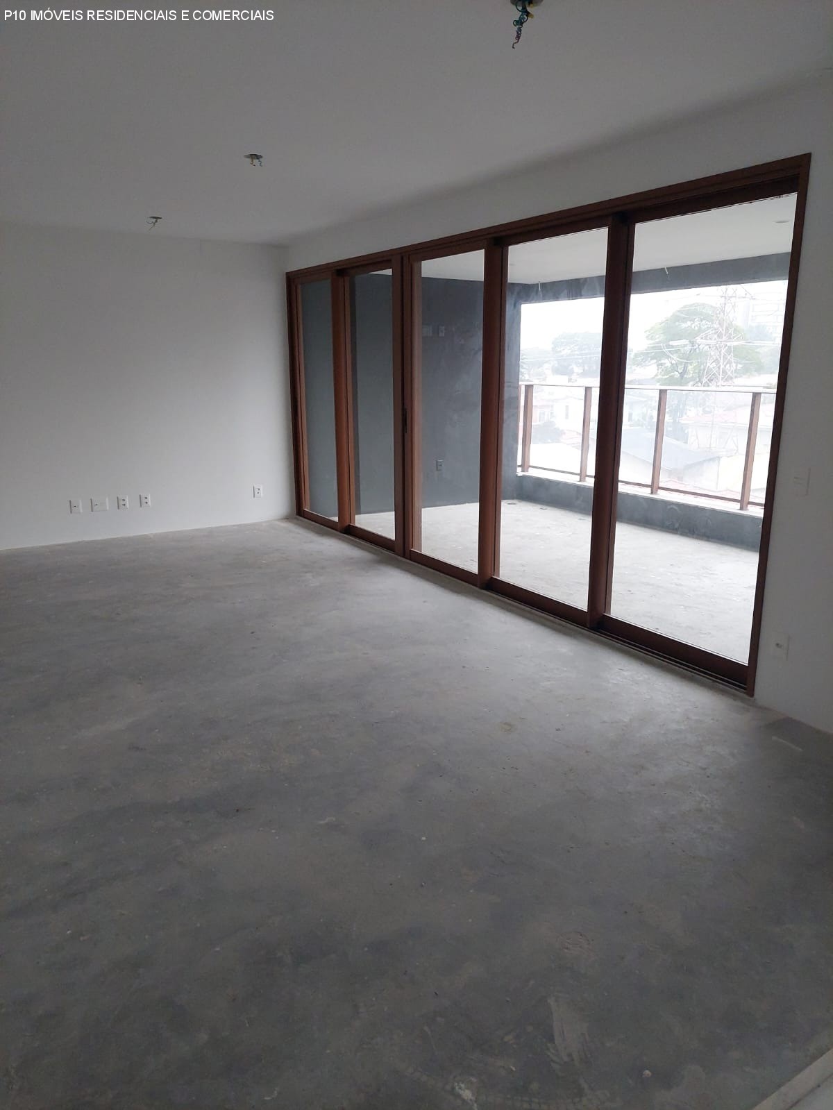 Apartamento à venda com 3 quartos, 110m² - Foto 2