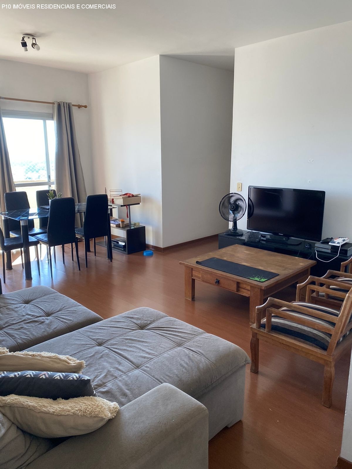 Apartamento à venda com 2 quartos, 70m² - Foto 2