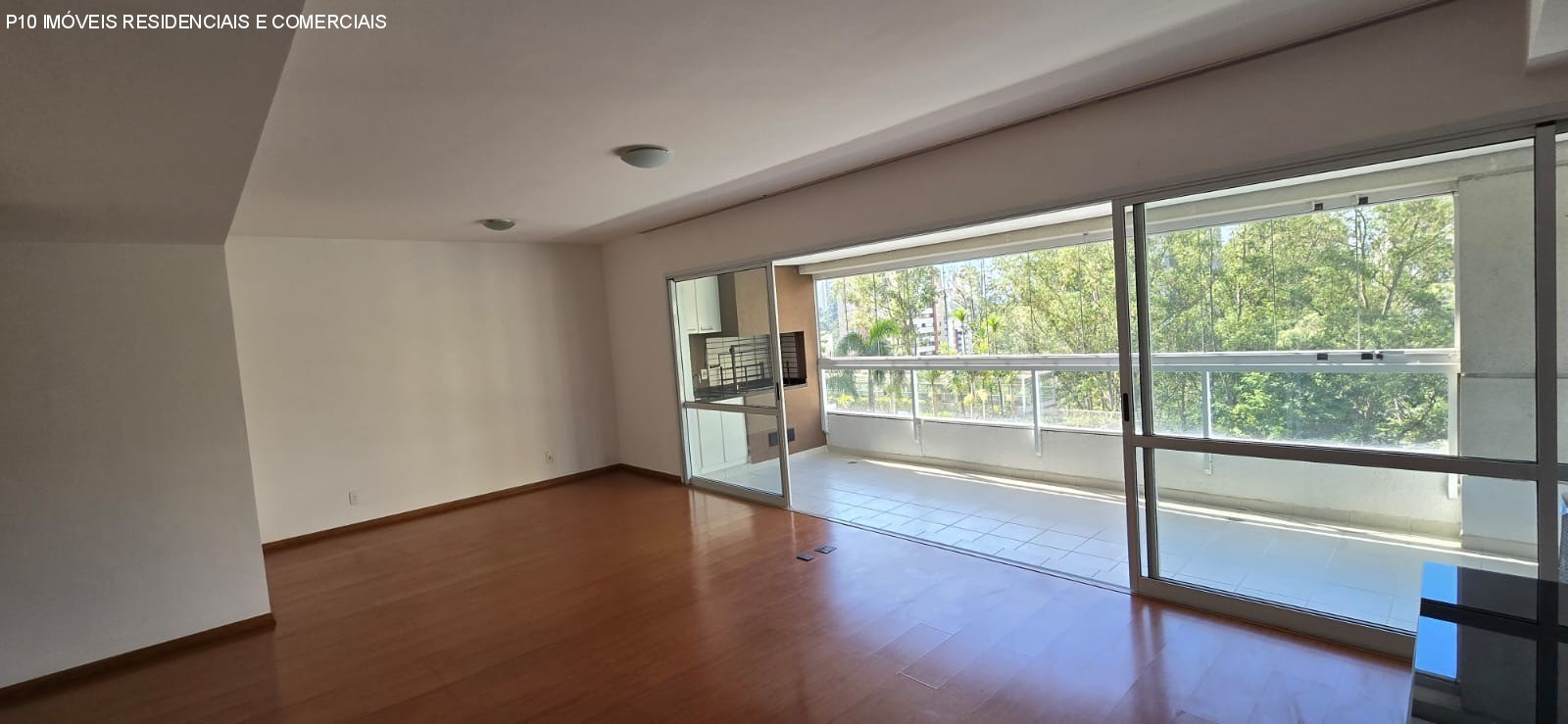 Apartamento à venda com 3 quartos, 138m² - Foto 1