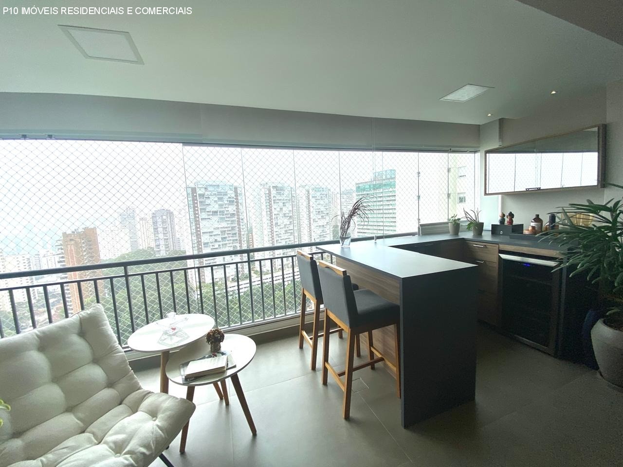 Apartamento à venda com 2 quartos, 87m² - Foto 2