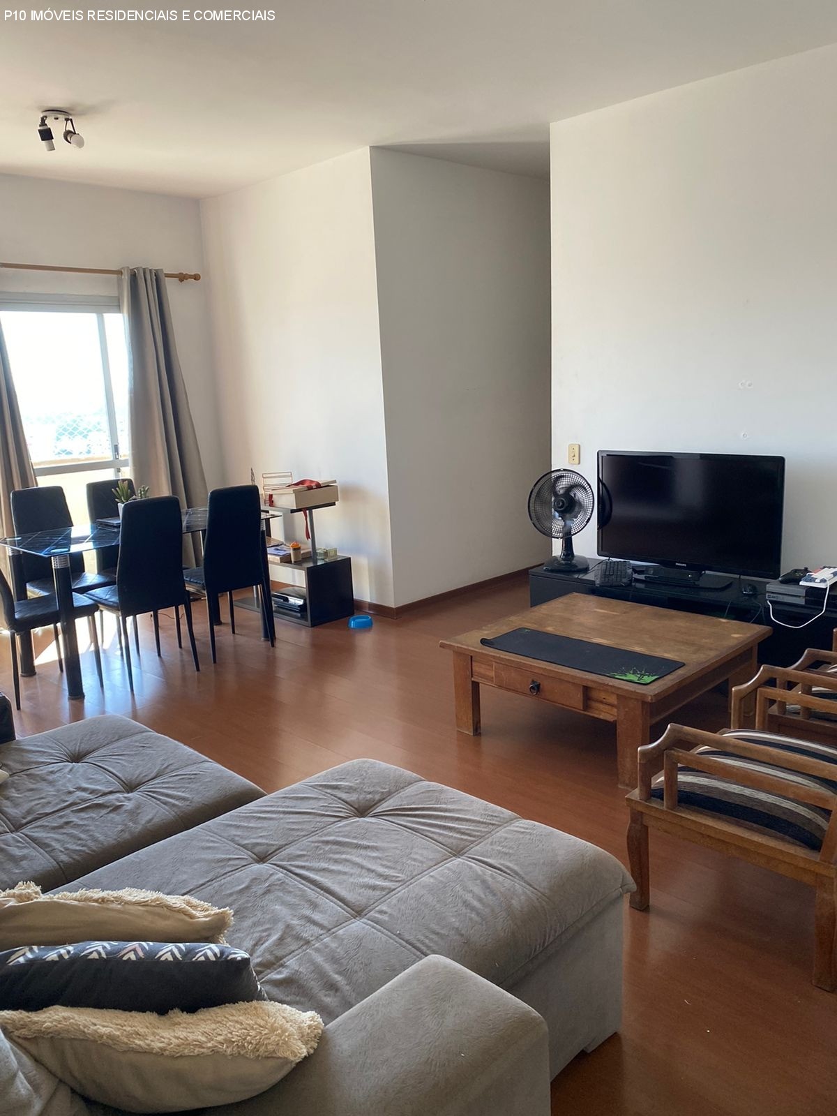 Apartamento à venda com 2 quartos, 70m² - Foto 3