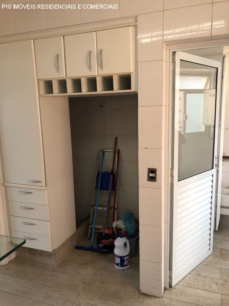 Apartamento à venda com 3 quartos, 113m² - Foto 2