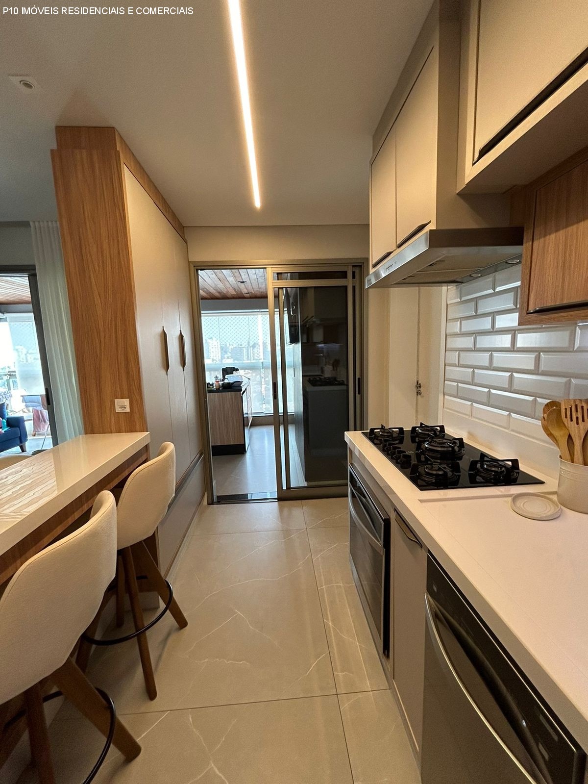 Apartamento à venda com 3 quartos, 101m² - Foto 12