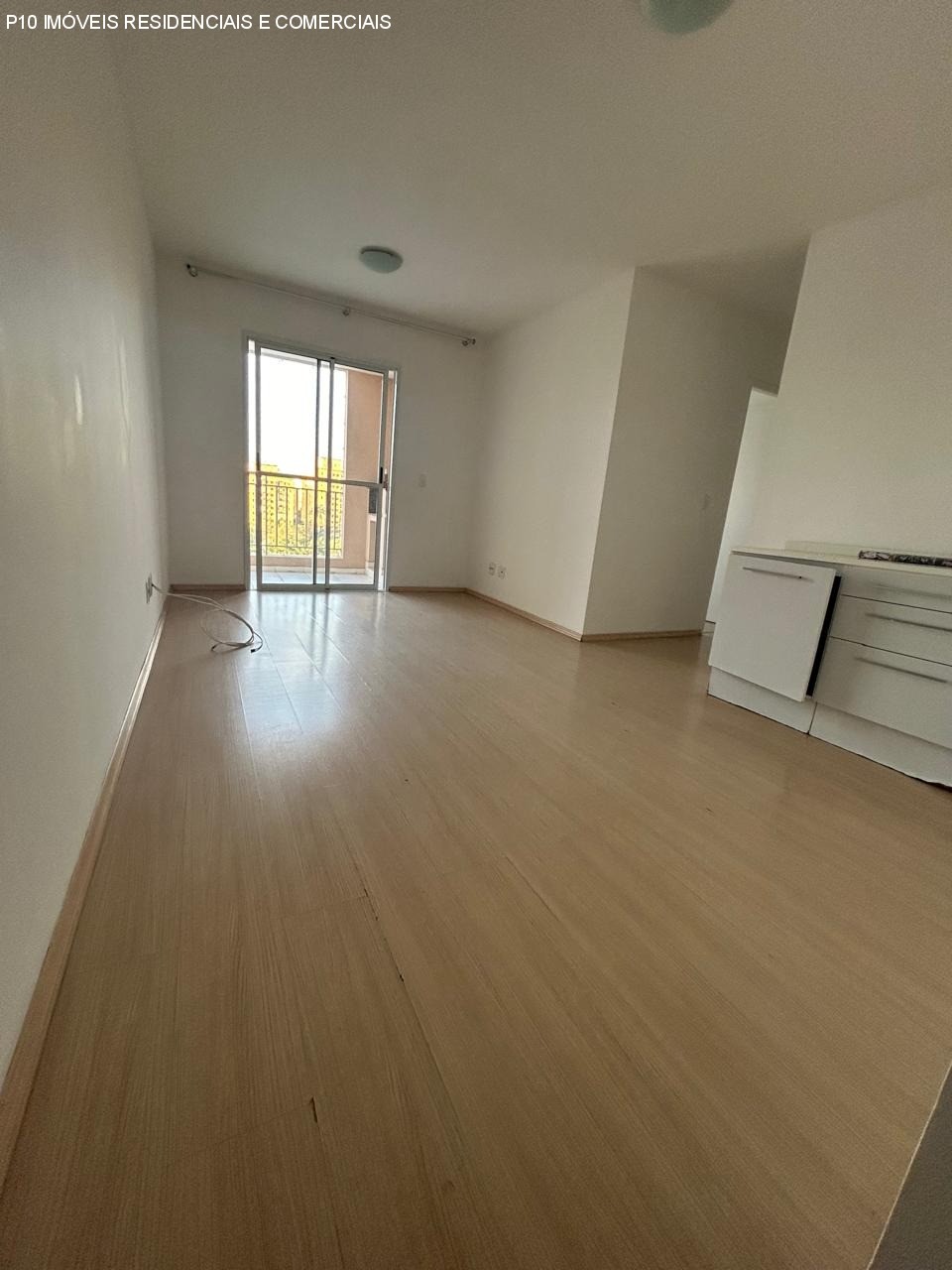 Apartamento à venda com 3 quartos, 76m² - Foto 2