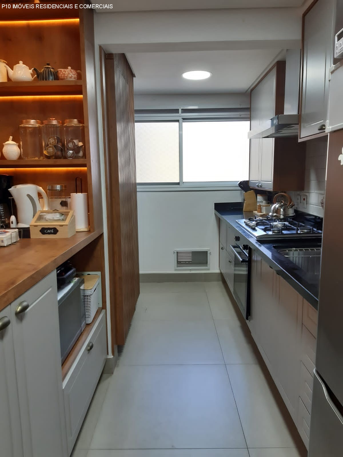 Apartamento à venda com 3 quartos, 96m² - Foto 2