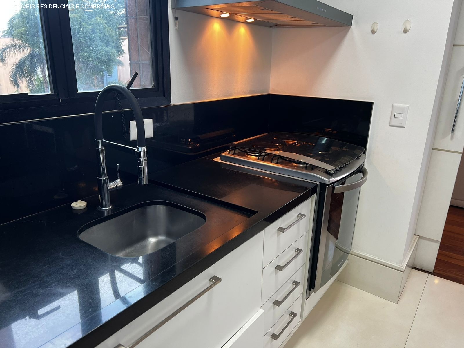 Apartamento à venda com 2 quartos, 140m² - Foto 10