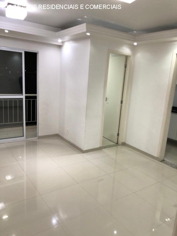 Apartamento à venda com 3 quartos, 71m² - Foto 2