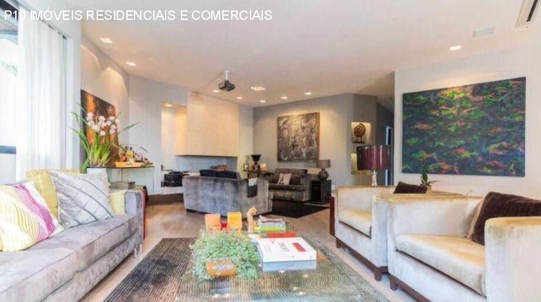 Apartamento à venda com 4 quartos, 220m² - Foto 1