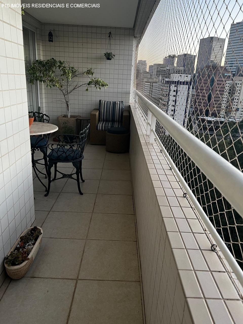 Apartamento à venda com 3 quartos, 117m² - Foto 2