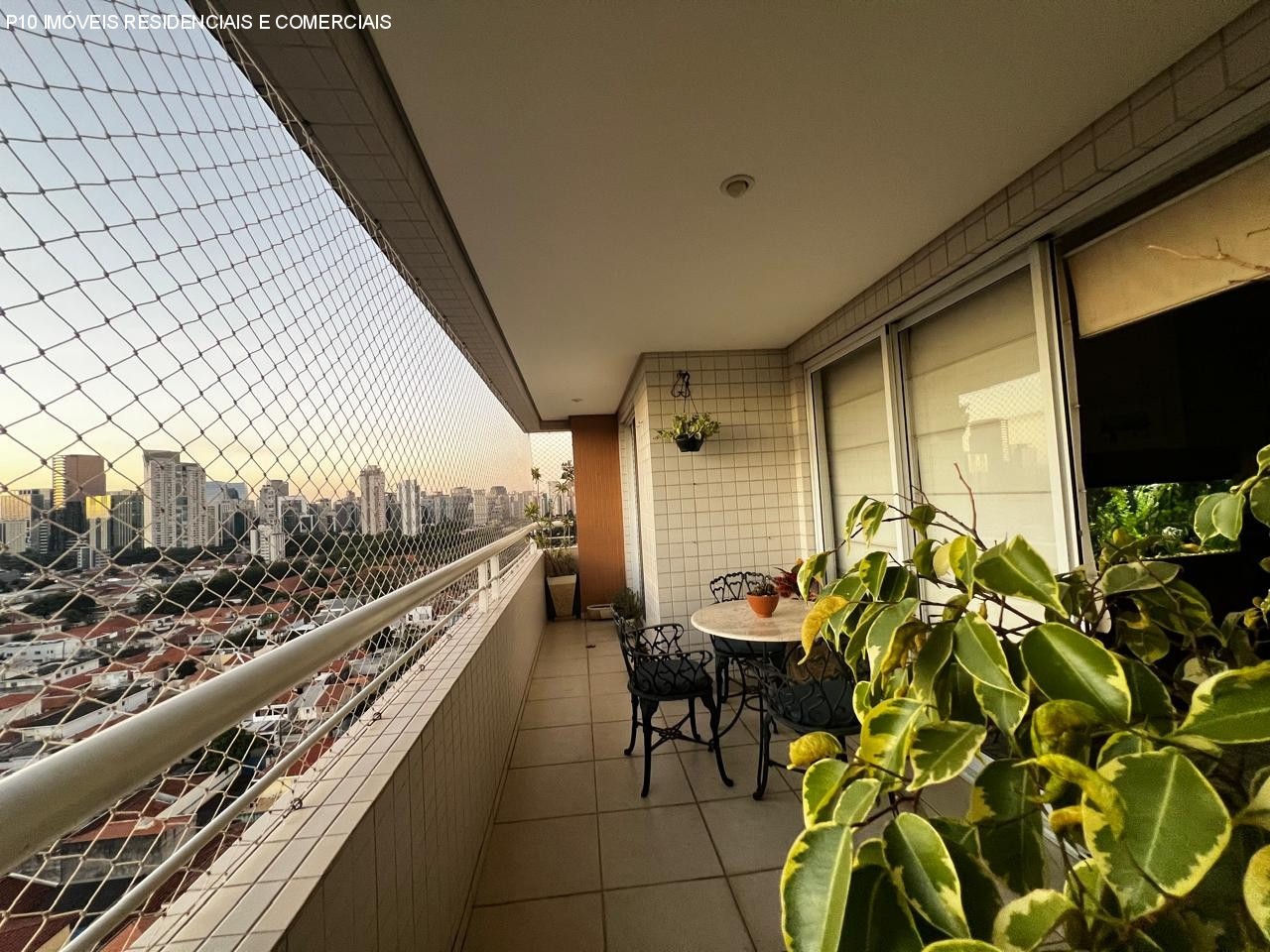 Apartamento à venda com 3 quartos, 117m² - Foto 1