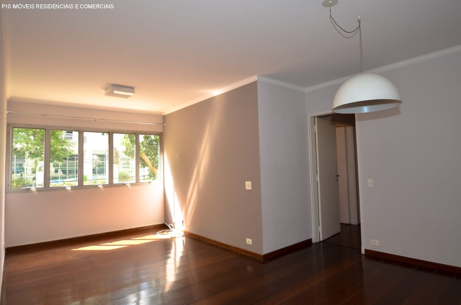 Apartamento à venda com 3 quartos, 95m² - Foto 2