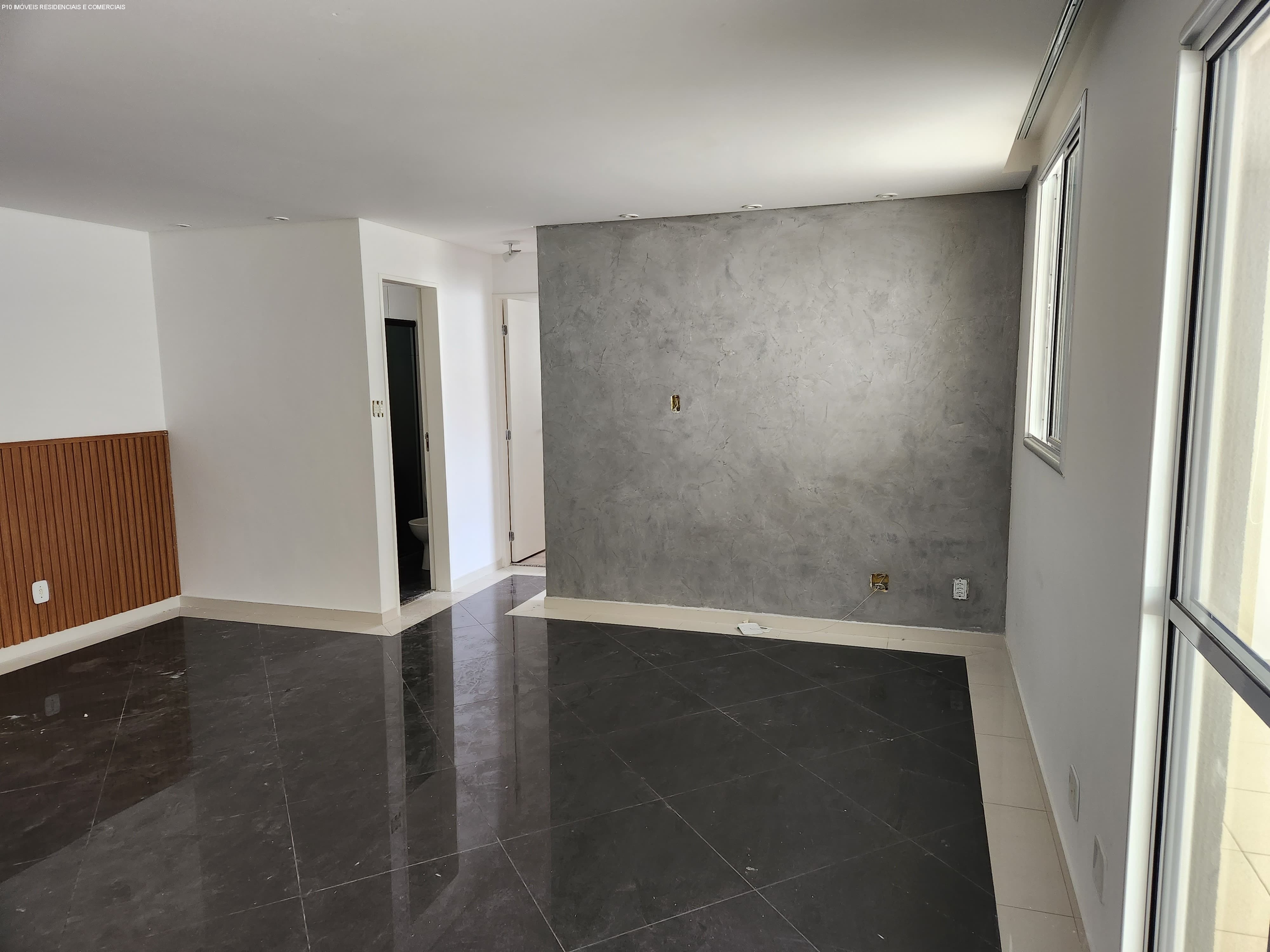 Apartamento à venda com 2 quartos, 83m² - Foto 2