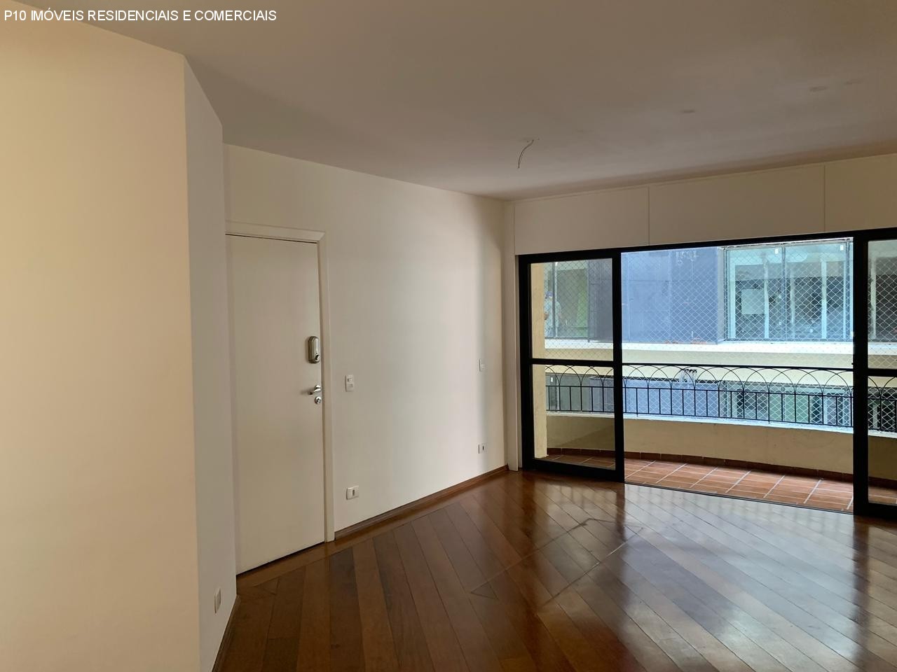 Apartamento à venda com 4 quartos, 142m² - Foto 2