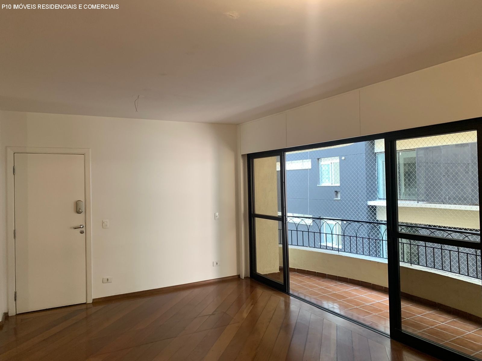 Apartamento à venda com 4 quartos, 142m² - Foto 1