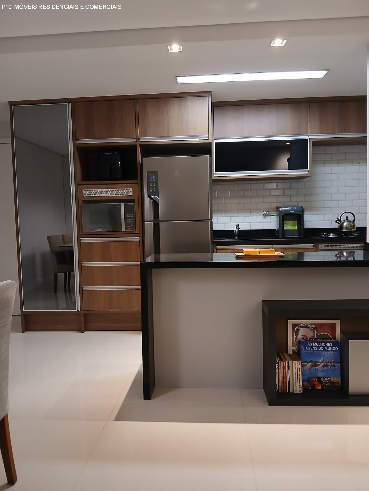 Apartamento à venda com 2 quartos, 75m² - Foto 3