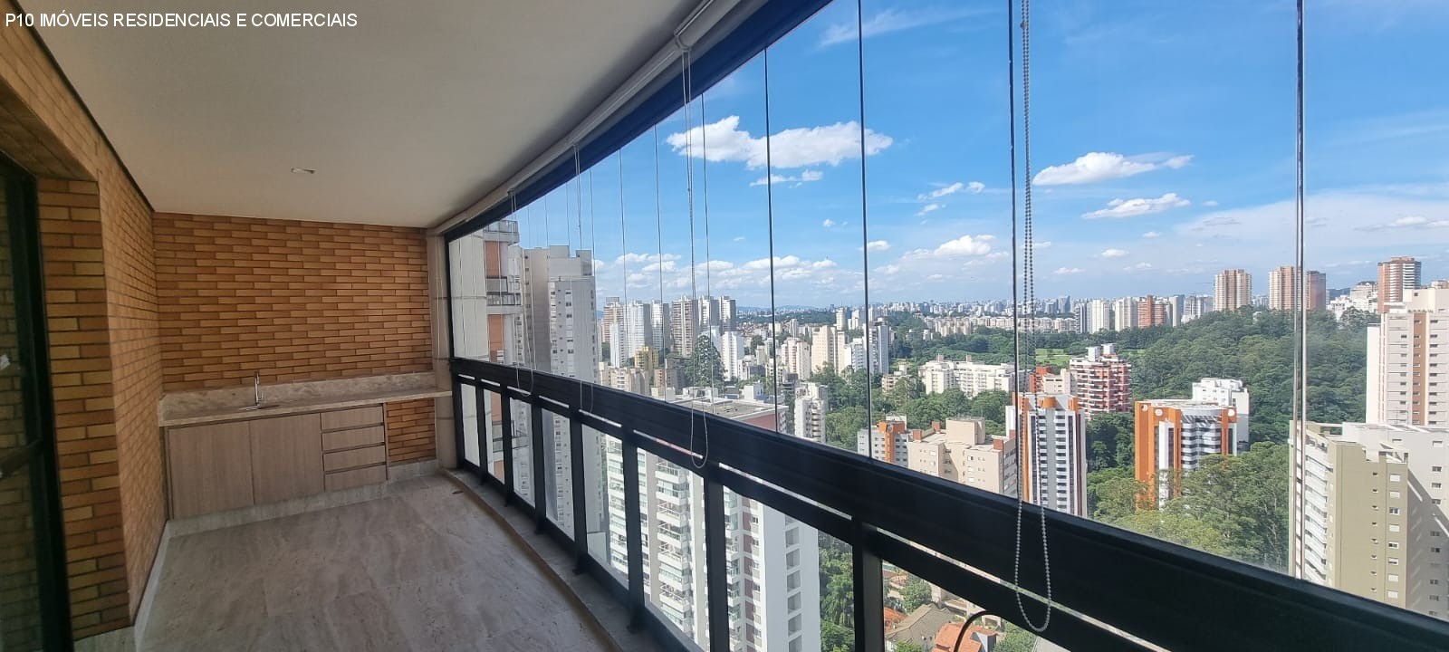 Apartamento à venda com 4 quartos, 195m² - Foto 1