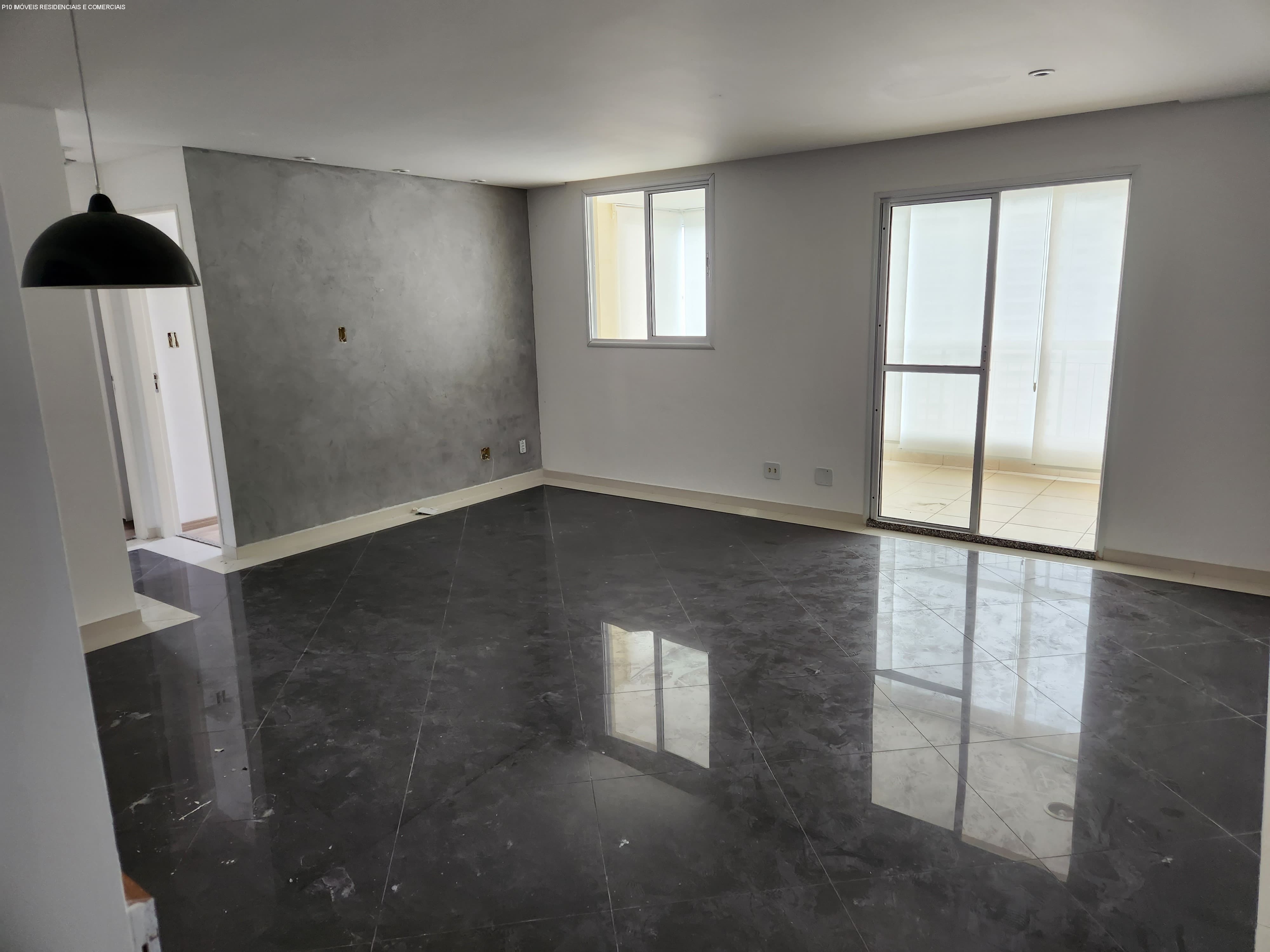 Apartamento à venda com 2 quartos, 83m² - Foto 1