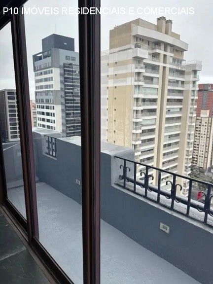 Cobertura à venda com 3 quartos, 240m² - Foto 2