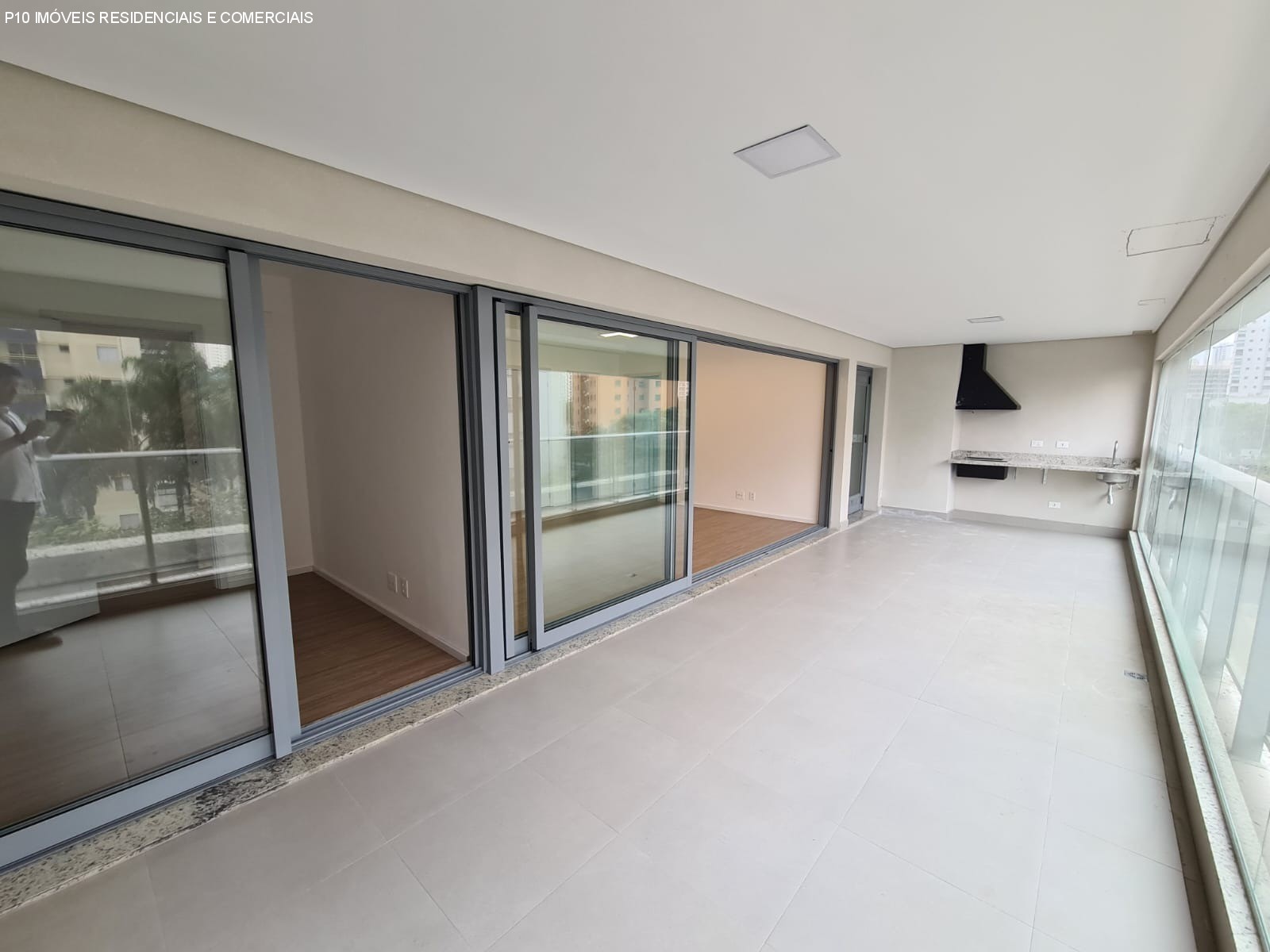 Apartamento à venda com 4 quartos, 146m² - Foto 1