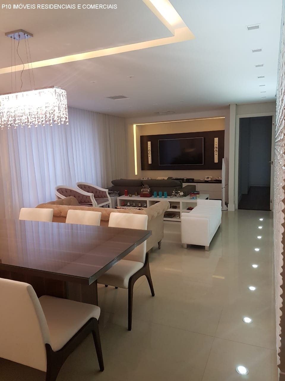 Apartamento à venda com 3 quartos, 133m² - Foto 1