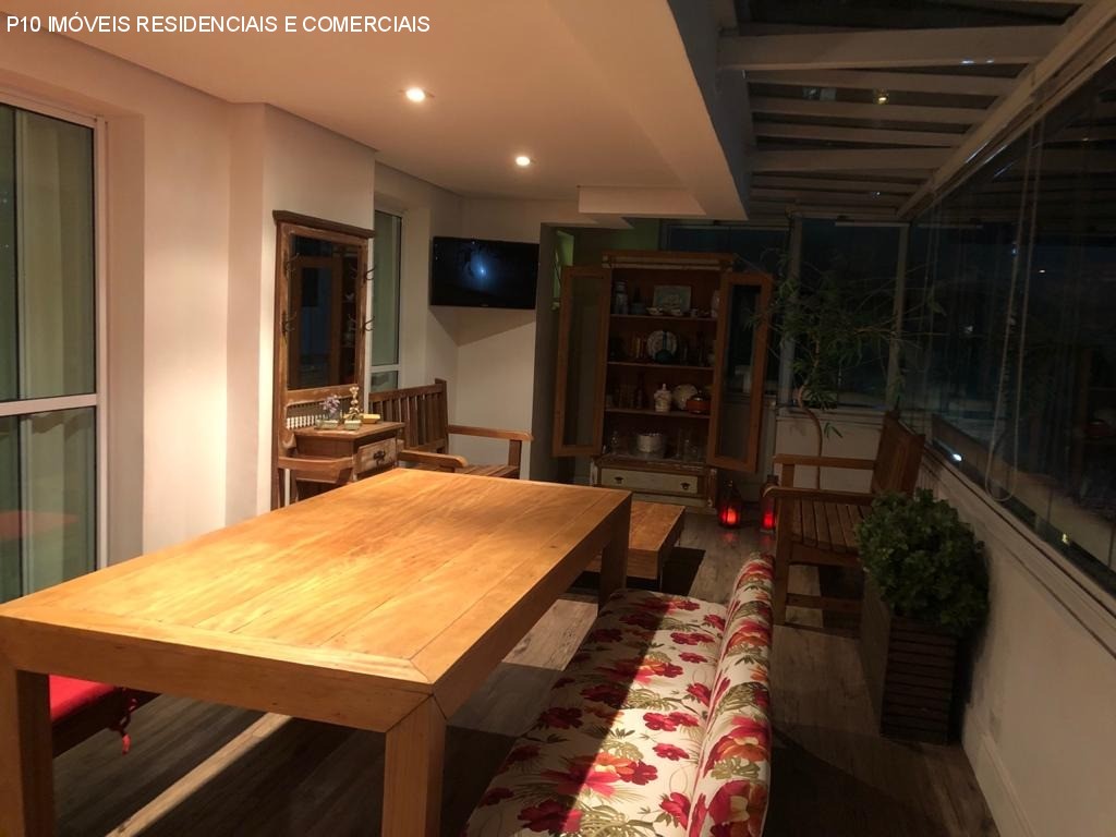 Apartamento à venda com 3 quartos, 138m² - Foto 2