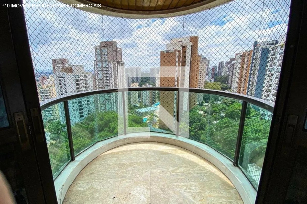 Apartamento à venda com 4 quartos, 236m² - Foto 4