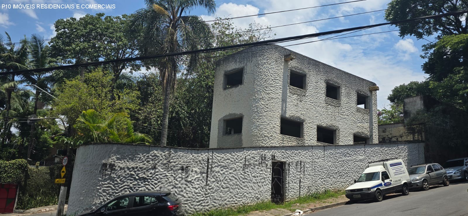 Casa à venda com 4 quartos, 337m² - Foto 2