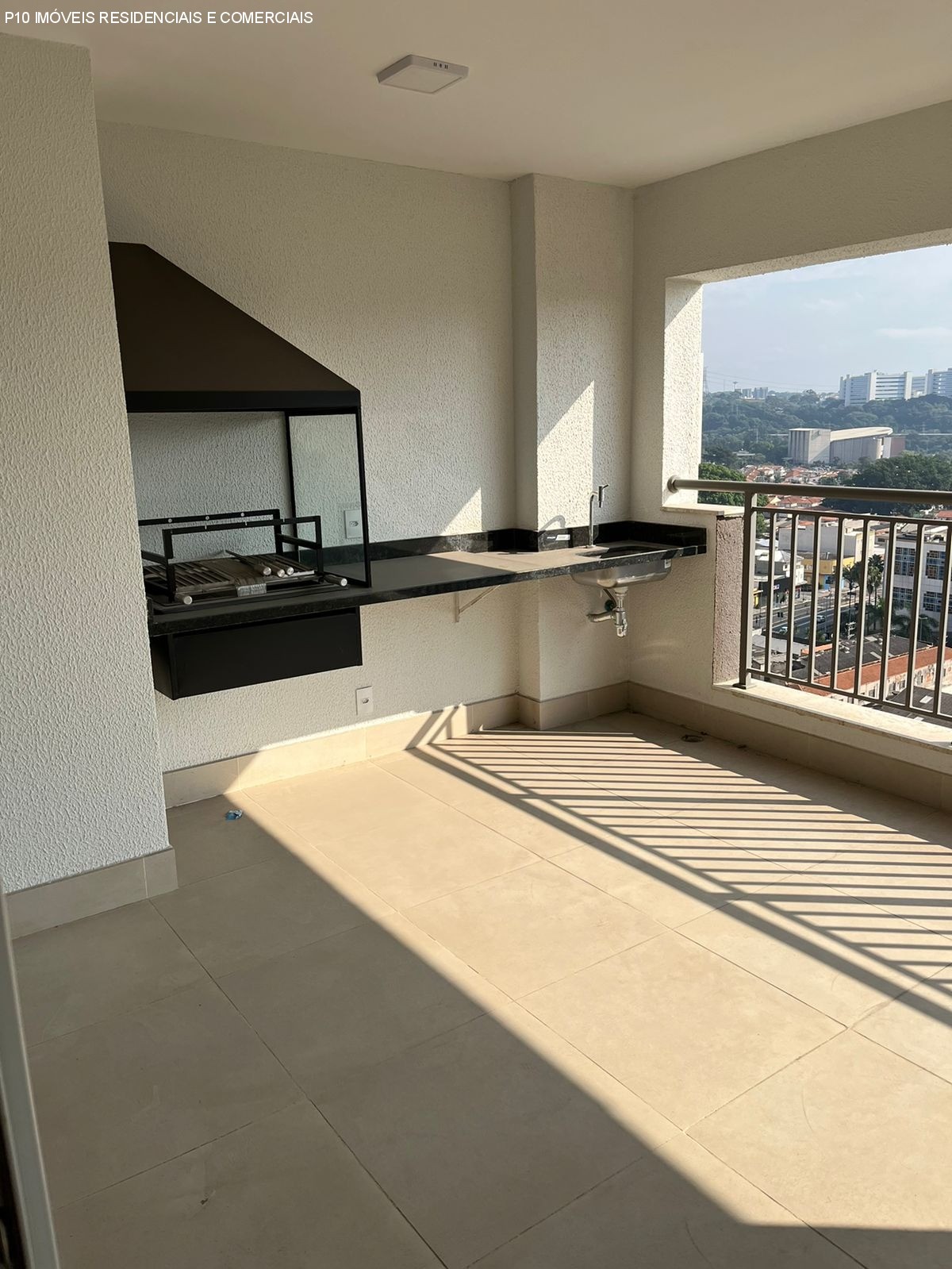 Apartamento à venda com 3 quartos, 108m² - Foto 2