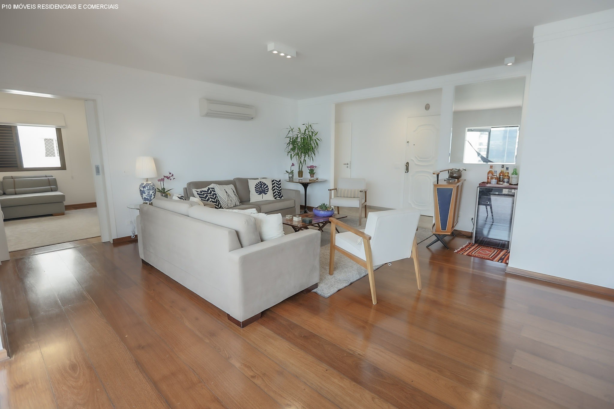 Apartamento à venda com 3 quartos, 227m² - Foto 8