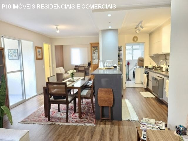 Apartamento à venda com 2 quartos, 72m² - Foto 1