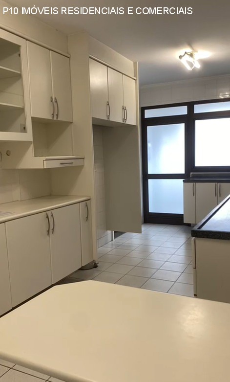 Apartamento à venda com 3 quartos, 196m² - Foto 7