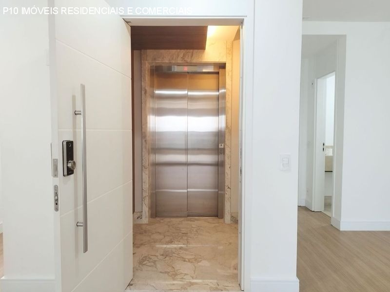 Apartamento à venda com 3 quartos, 160m² - Foto 4