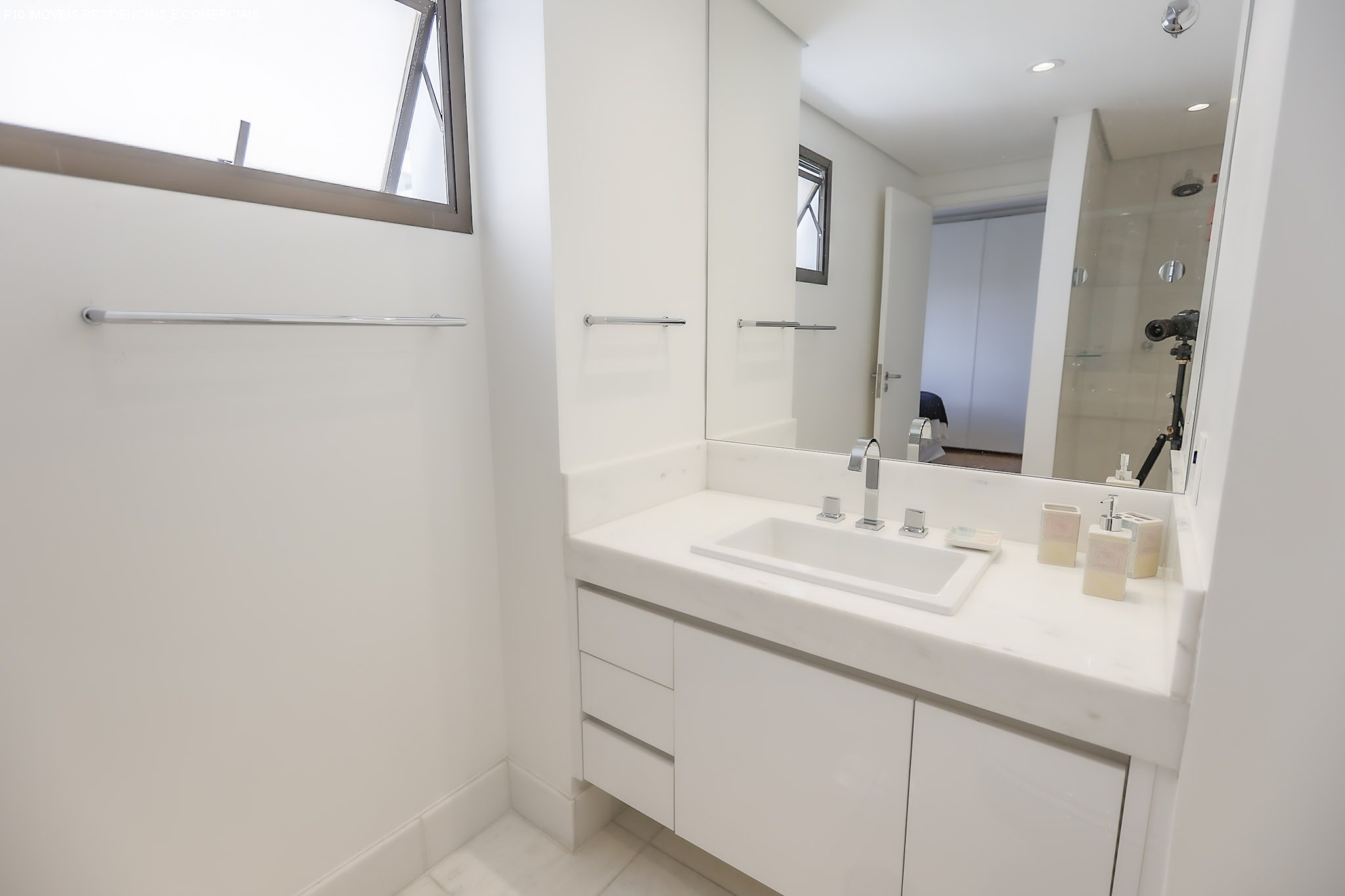 Apartamento à venda com 3 quartos, 227m² - Foto 32