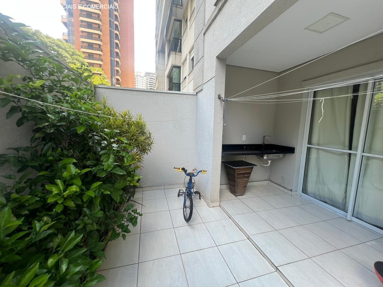 Apartamento à venda com 3 quartos, 114m² - Foto 2